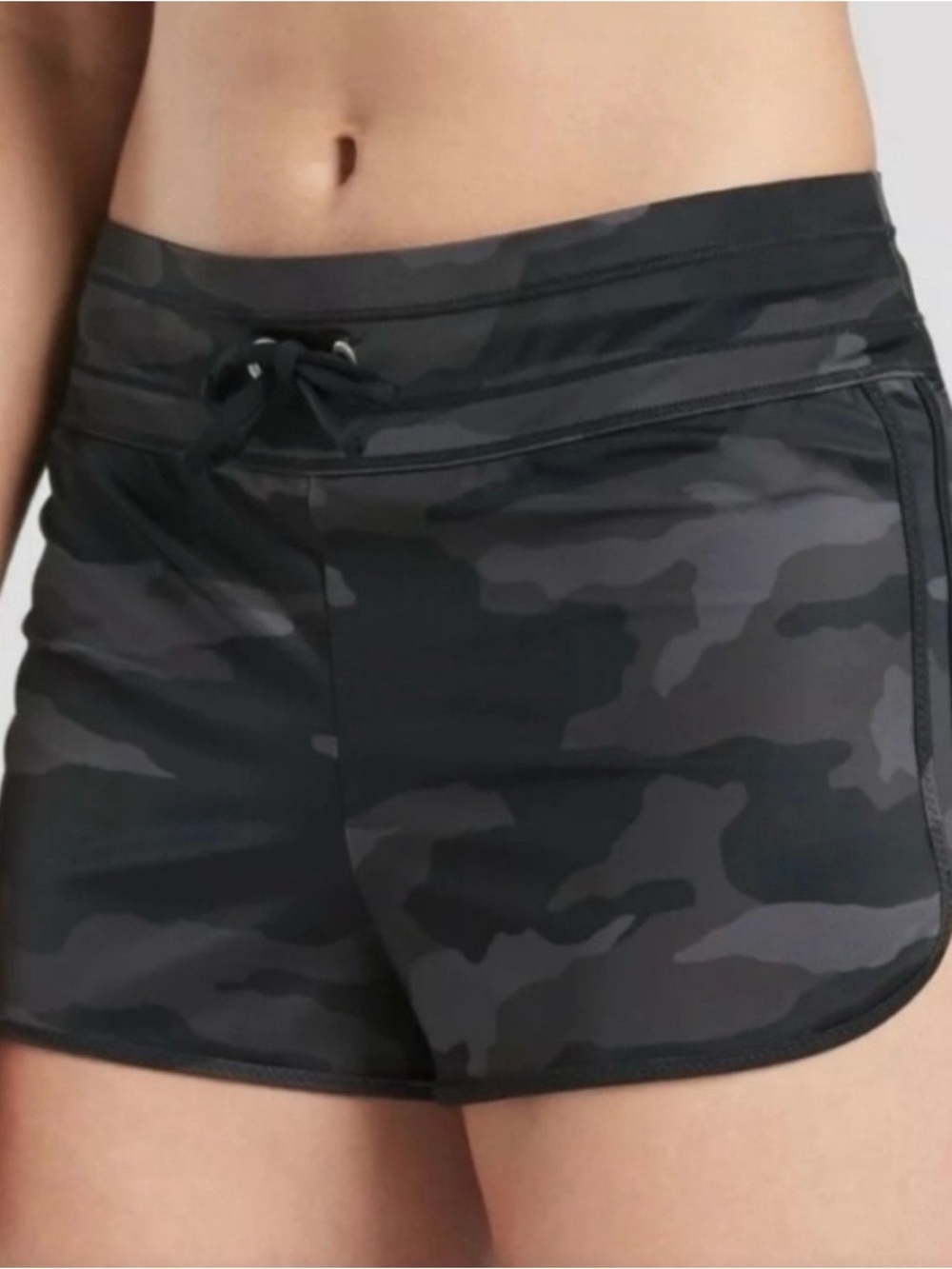 Athleta Surge Freestyle Camo Swim Short Lined Sz Medium Black Gray Camouflage